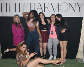 Camila Cabello feet photo thumbnail