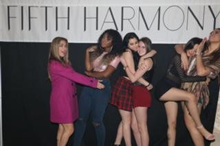 Camila Cabello feet photo thumbnail