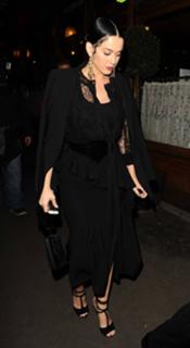 Katy Perry feet photo thumbnail