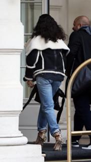 Rihanna feet photo thumbnail