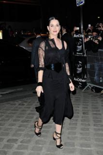 Katy Perry feet photo thumbnail