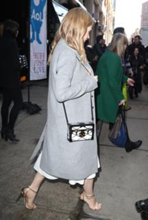 Lily James feet photo thumbnail
