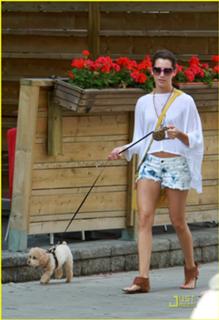 Ashley Tisdale feet photo thumbnail