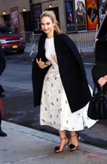 Lily James feet photo thumbnail