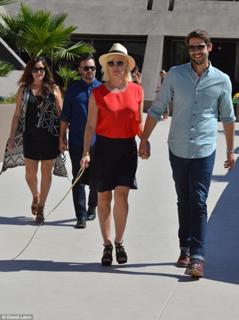 Jennie Garth feet photo thumbnail