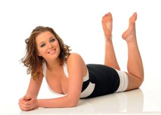 Helen Flanagan feet photo thumbnail