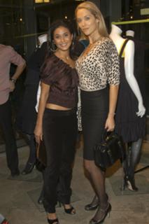Emmanuelle Chriqui feet photo thumbnail
