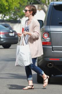 Lily Collins feet photo thumbnail