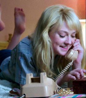 Dakota Fanning feet photo thumbnail