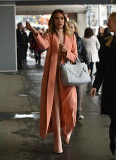 Jessica Alba feet photo thumbnail