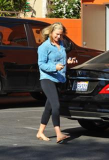 Ali Larter feet photo thumbnail