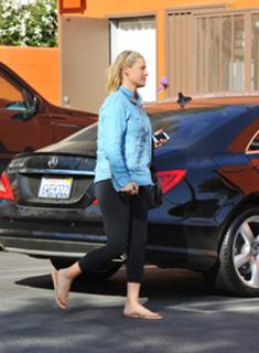 Ali Larter feet photo thumbnail