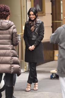 Vanessa Hudgens feet photo thumbnail