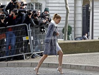 Léa Seydoux feet photo thumbnail
