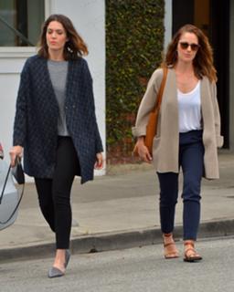 Minka Kelly feet photo thumbnail