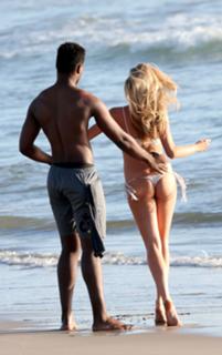 Charlotte McKinney feet photo thumbnail