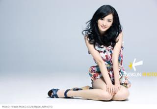 Mi Yang feet photo thumbnail