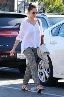 Minka Kelly feet photo thumbnail