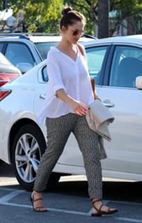 Minka Kelly feet photo thumbnail