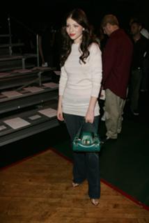 Michelle Trachtenberg feet photo thumbnail