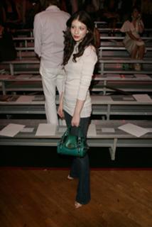 Michelle Trachtenberg feet photo thumbnail