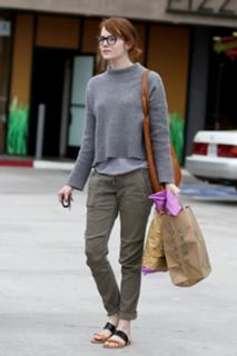 Emma Stone feet photo thumbnail