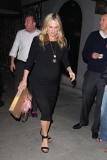 Molly Sims feet photo thumbnail