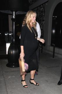 Molly Sims feet photo thumbnail