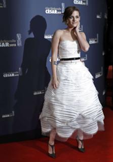 Kristen Stewart feet photo thumbnail