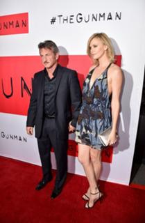 Charlize Theron feet photo thumbnail