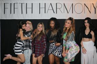 Camila Cabello feet photo thumbnail