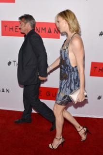 Charlize Theron feet photo thumbnail