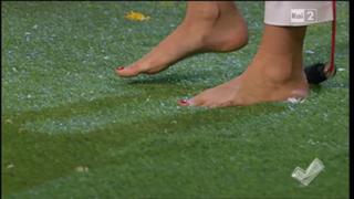 Caterina Balivo feet photo thumbnail