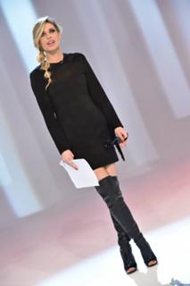 Ilary Blasi feet photo thumbnail