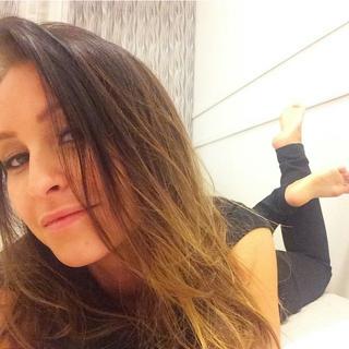Carla Diaz feet photo thumbnail