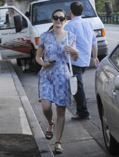 Emmy Rossum feet photo thumbnail