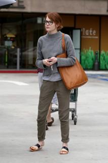 Emma Stone feet photo thumbnail