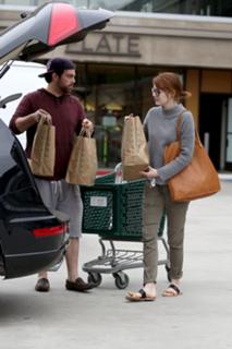 Emma Stone feet photo thumbnail