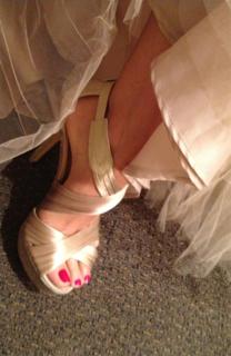 Brooke Burke feet photo thumbnail