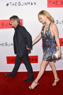 Charlize Theron feet photo thumbnail
