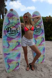 Gigi Hadid feet photo thumbnail