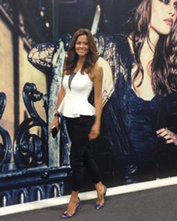 Brooke Burke feet photo thumbnail