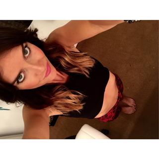 Zaira Nara feet photo thumbnail