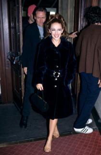 Kylie Minogue feet photo thumbnail