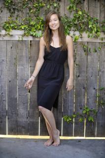 Olivia Wilde feet photo thumbnail