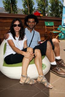 Courteney Cox feet photo thumbnail