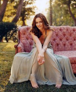 Amanda Peet feet photo thumbnail