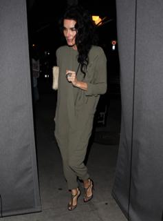 Angie Harmon feet photo thumbnail