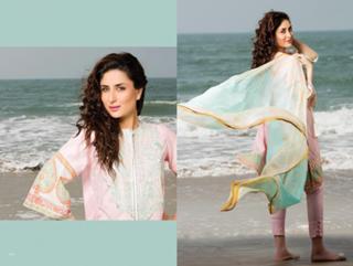 Kareena Kapoor feet photo thumbnail