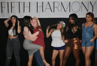 Camila Cabello feet photo thumbnail